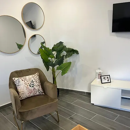 Апартаменти Ocean View By Charmes A *